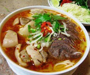 cách nấu bún bò huế đậm chất huế 3